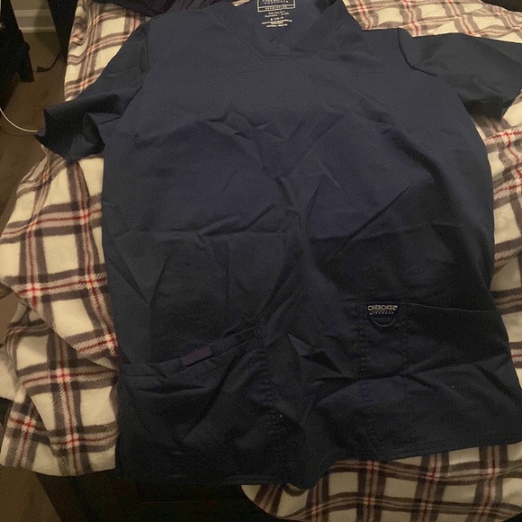 Blue scrubs. Cherokee workwear revolution. Size small petite. Like new!!! - Picture 7 of 7